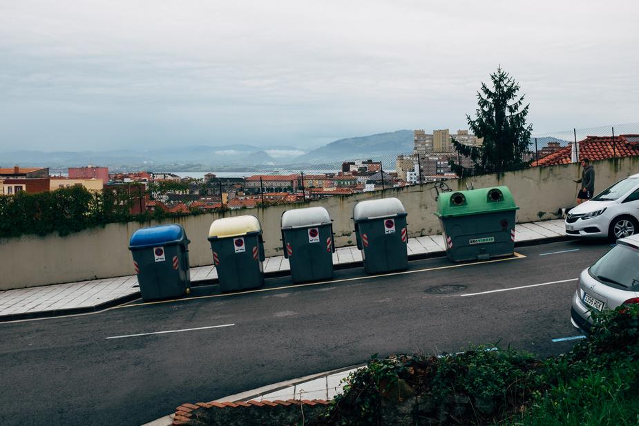 a-mix-of-public-recycling-bins-at-the-side-of-a-steep-road_1.jpg
